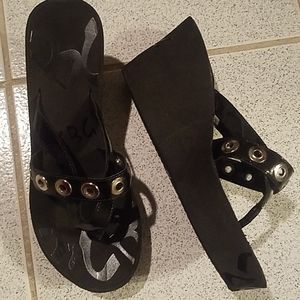 BCBG wedge flip flop black